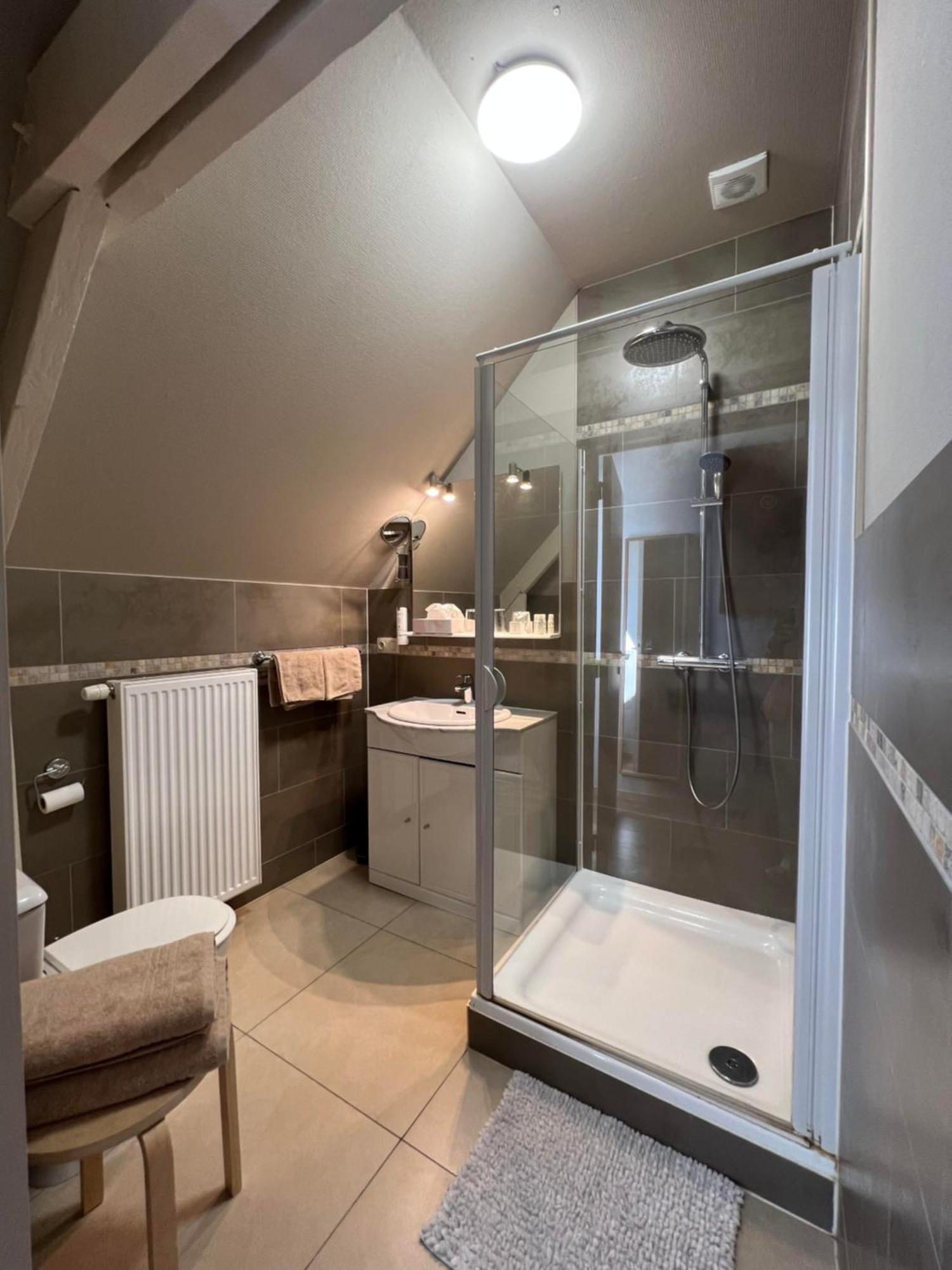 Hotel Fleur De Lys Zedelgem Bagian luar foto