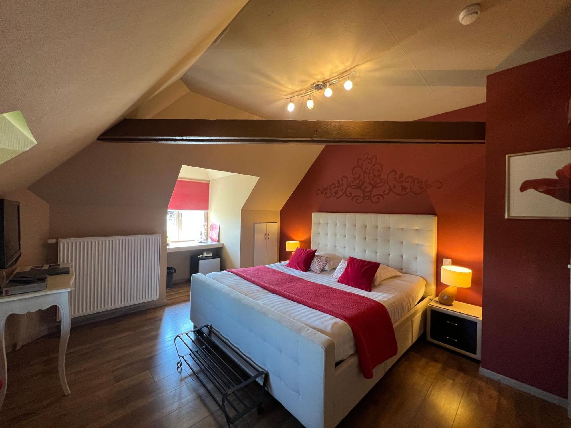 Hotel Fleur De Lys Zedelgem Bagian luar foto